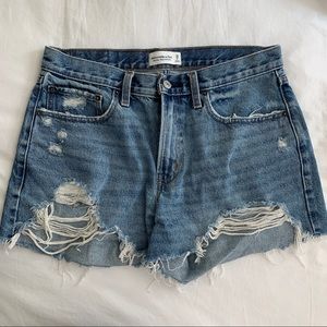 Abercrombie Mid rise boyfriend shorts
